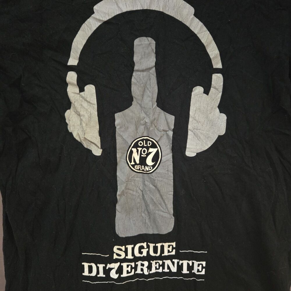 Jack Daniel's Daniels SIGUE DI7ERENTE Black Short Sleeve T-Shirt Size Medium M - Picture 2 of 3